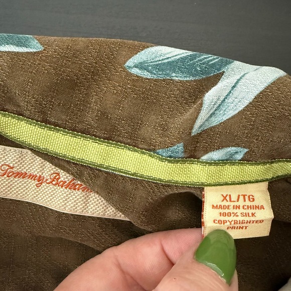 Tommy Bahama Hawaiian Shirt Men's Size XL Brown Silk Floral Button Short Sleeve - Picture 8 of 12
